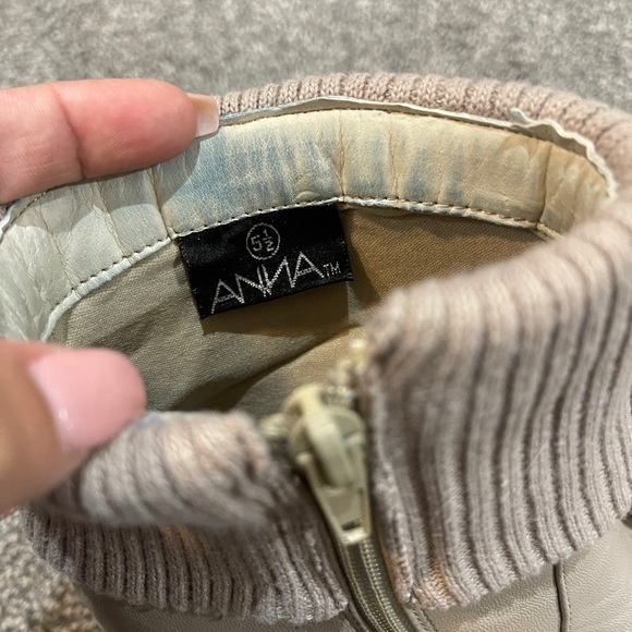 Beige booties size 5.5 in woman - Picture 6 of 6